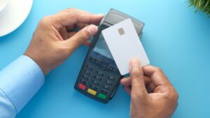 Chile Revoluciona Emisión de Tarjetas